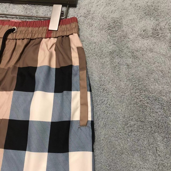 ブランドハーフパンツ側面デザイン